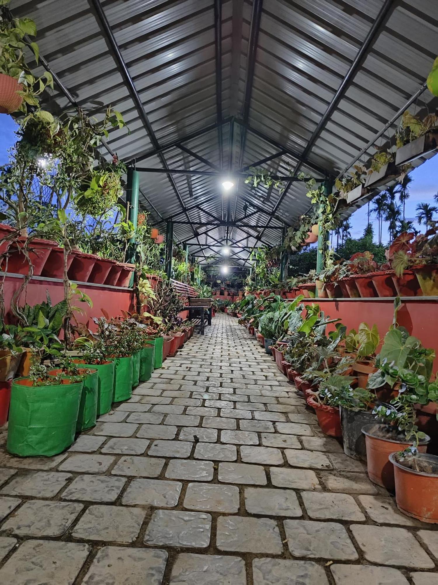 Jaanki Farms & Resorts Jorhāt Esterno foto