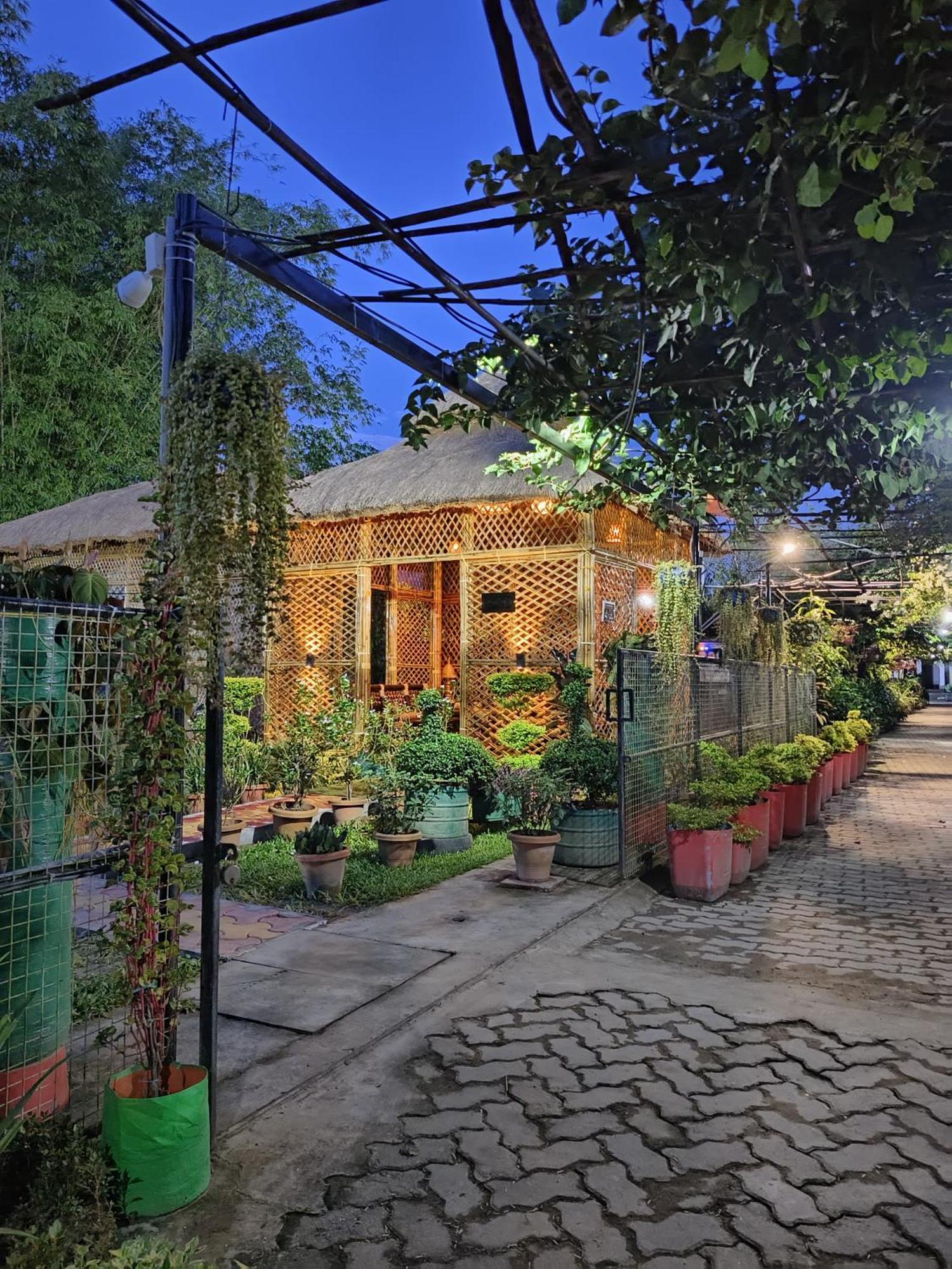 Jaanki Farms & Resorts Jorhāt Esterno foto