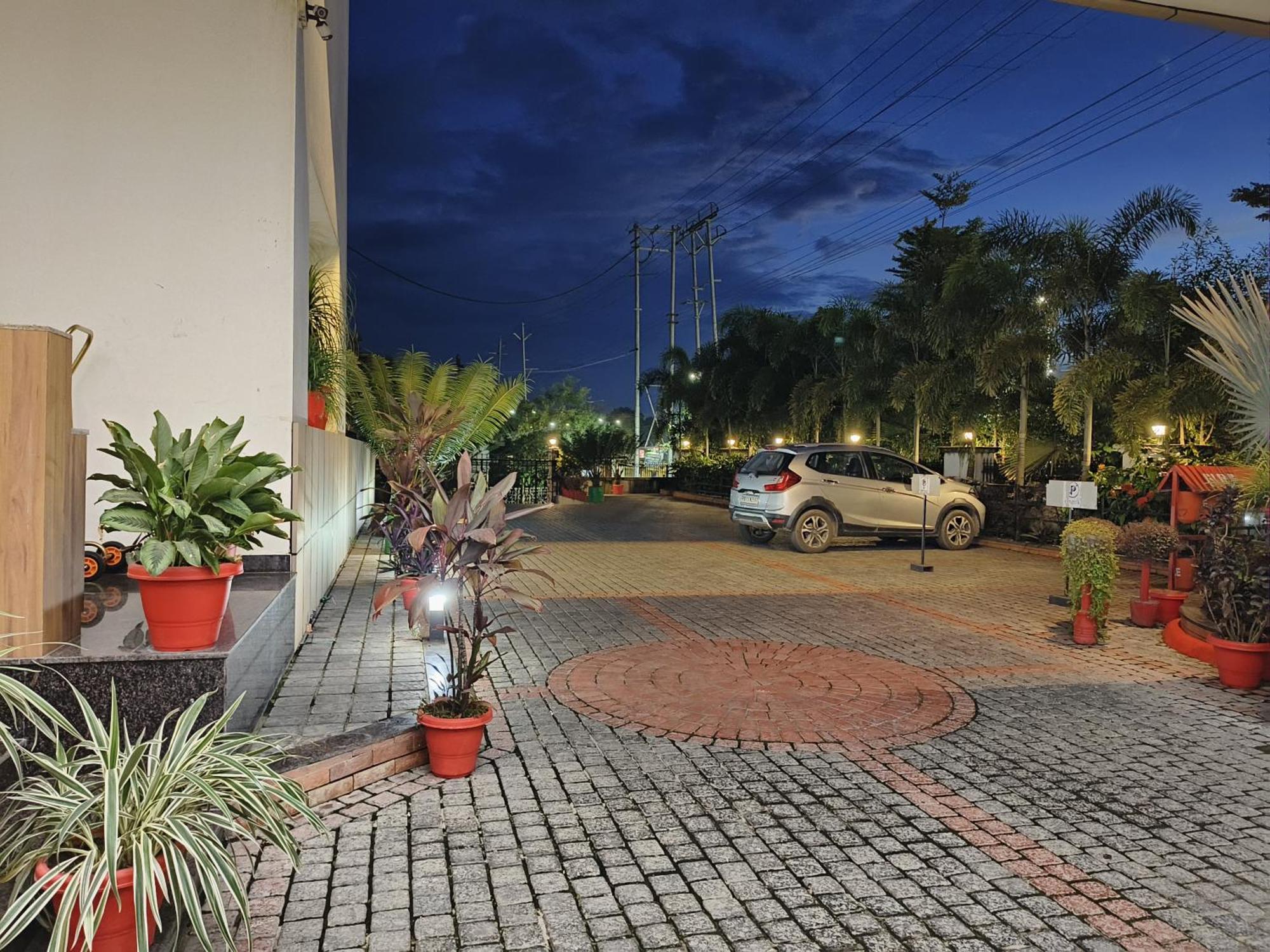 Jaanki Farms & Resorts Jorhāt Esterno foto