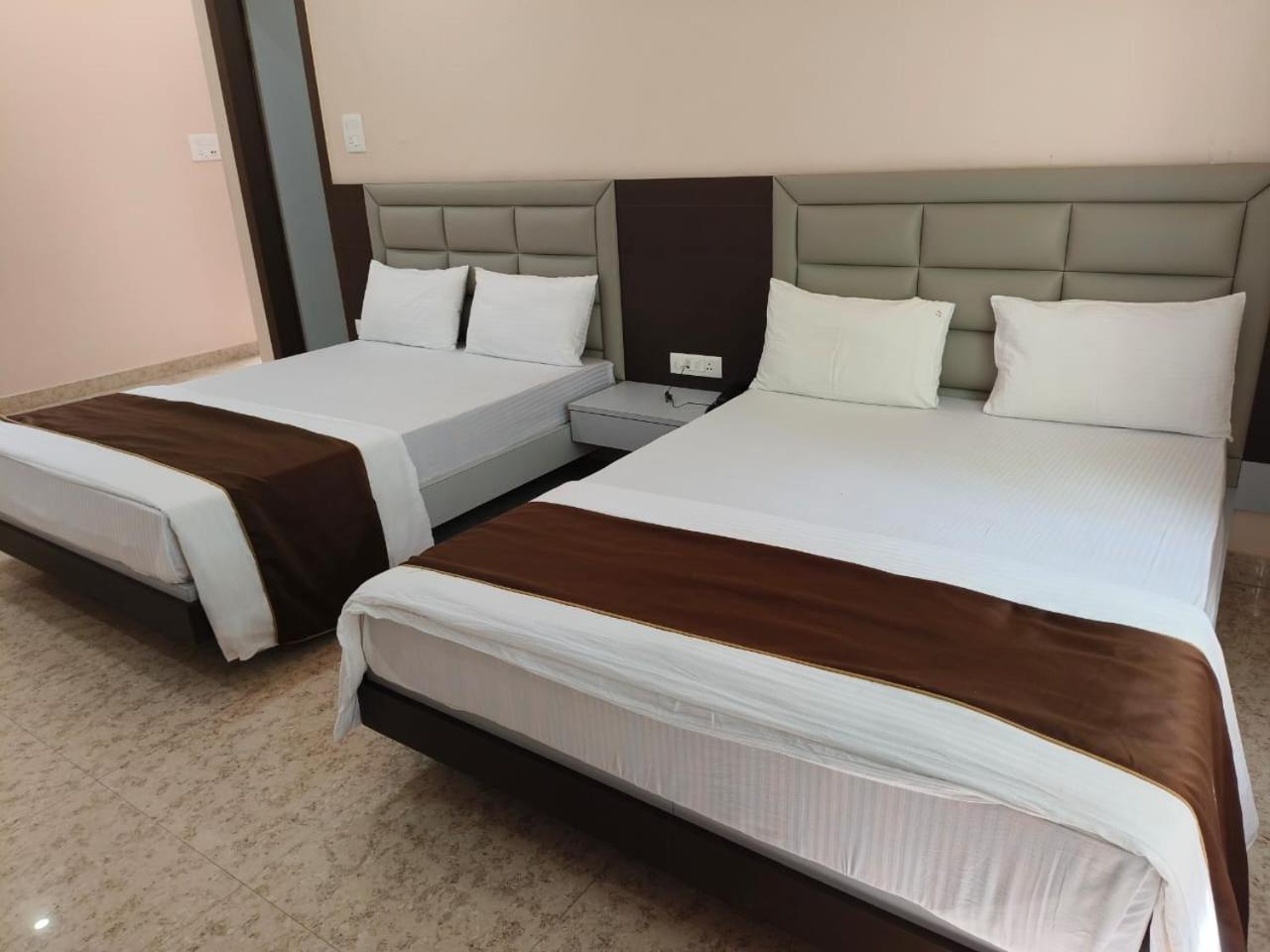 Jaanki Farms & Resorts Jorhāt Esterno foto
