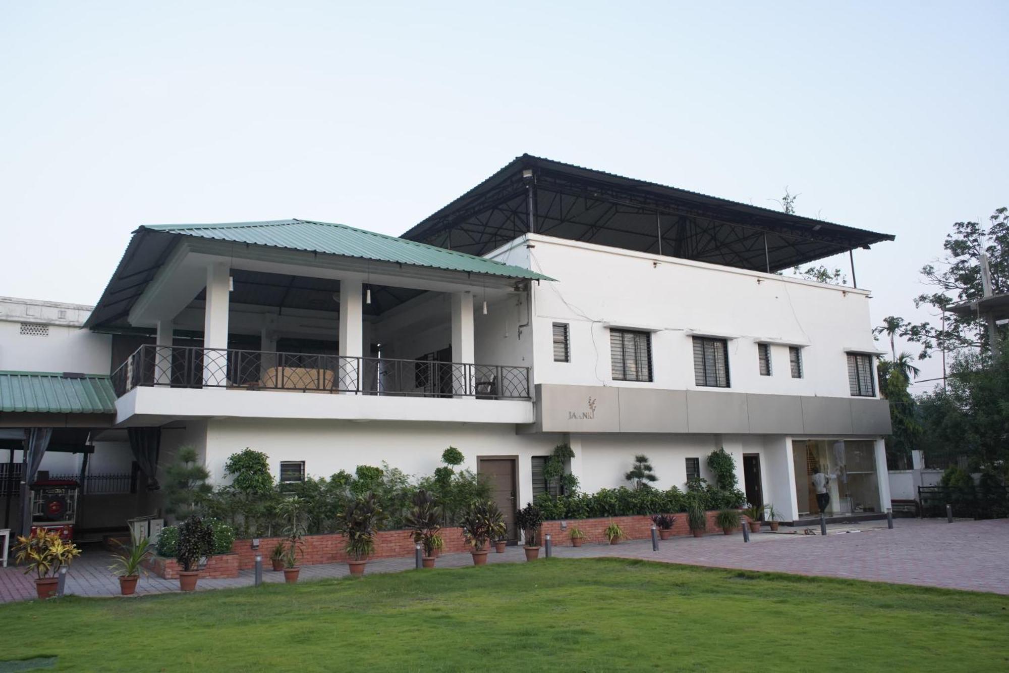 Jaanki Farms & Resorts Jorhāt Esterno foto
